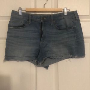 Universal Thread Cutoff Denim Shorts Size 14/32